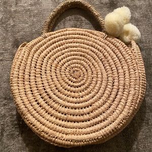 Straw hand bag
